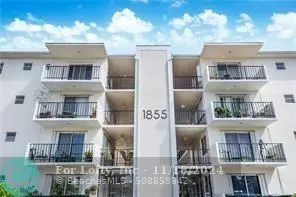 1855 Plunkett St  #110, Hollywood, FL 33020