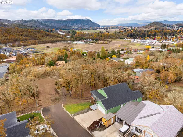 Roseburg, OR 97471,125 SYLVAN VISTA CT