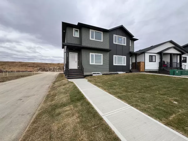 113 Gray Close, Sylvan Lake, AB T0M 0H0