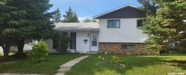 496 Adams CRESCENT, Prince Albert, SK S6V 7K6