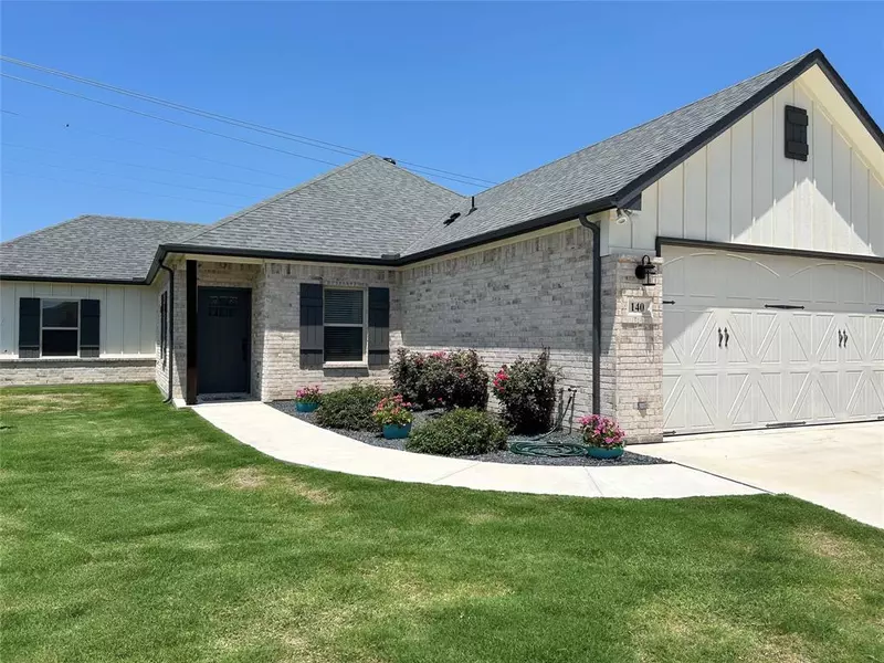 140 Hummingbird Drive, Weatherford, TX 76088