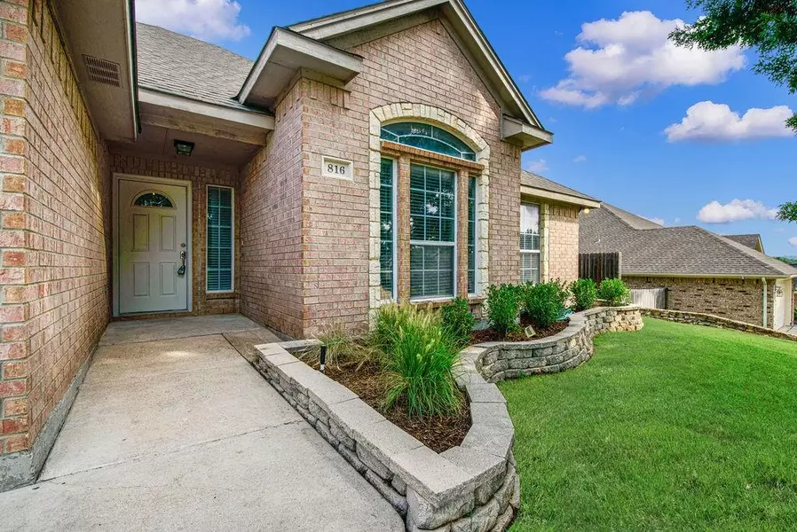 816 Ridgehill Court, Burleson, TX 76028