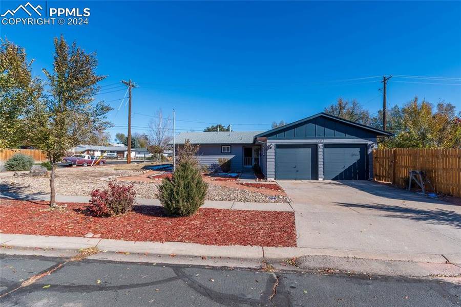 2403 Bandelier DR, Colorado Springs, CO 80910