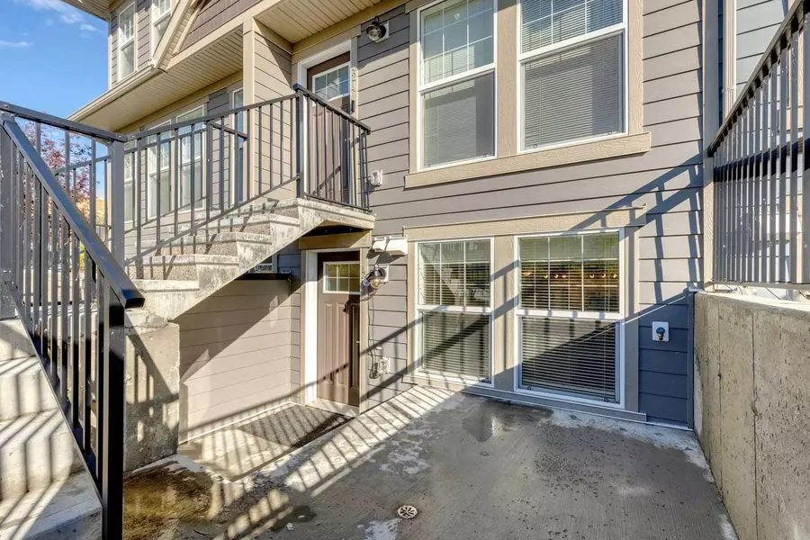 422 Cranbrook SQ Southeast, Calgary, AB T3M 3K8