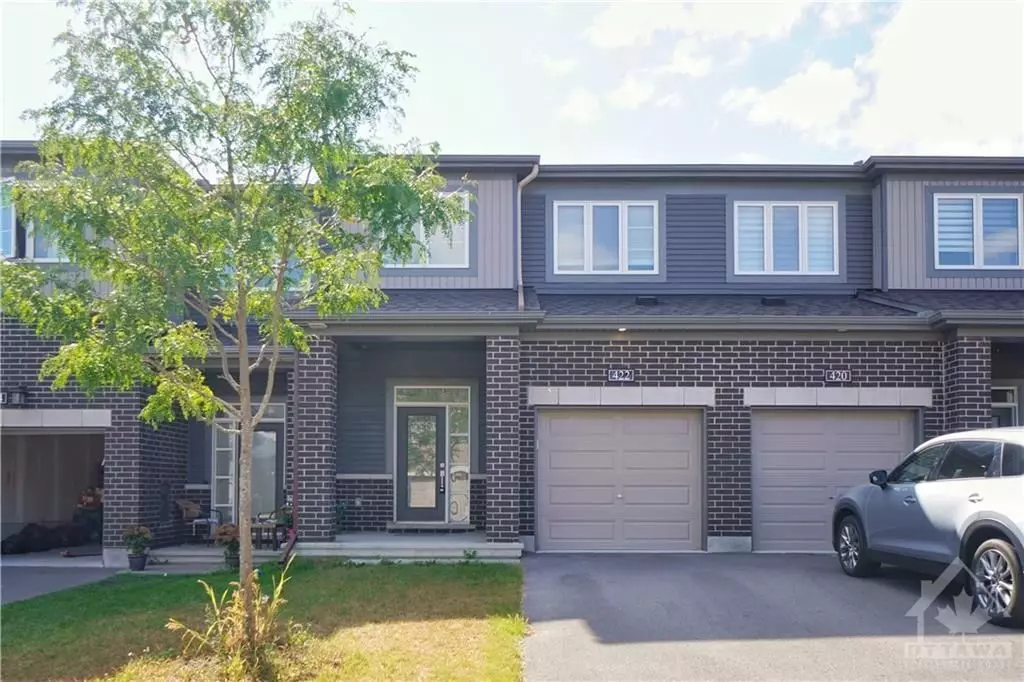 Barrhaven, ON K2J 6P3,422 KAYAK ST