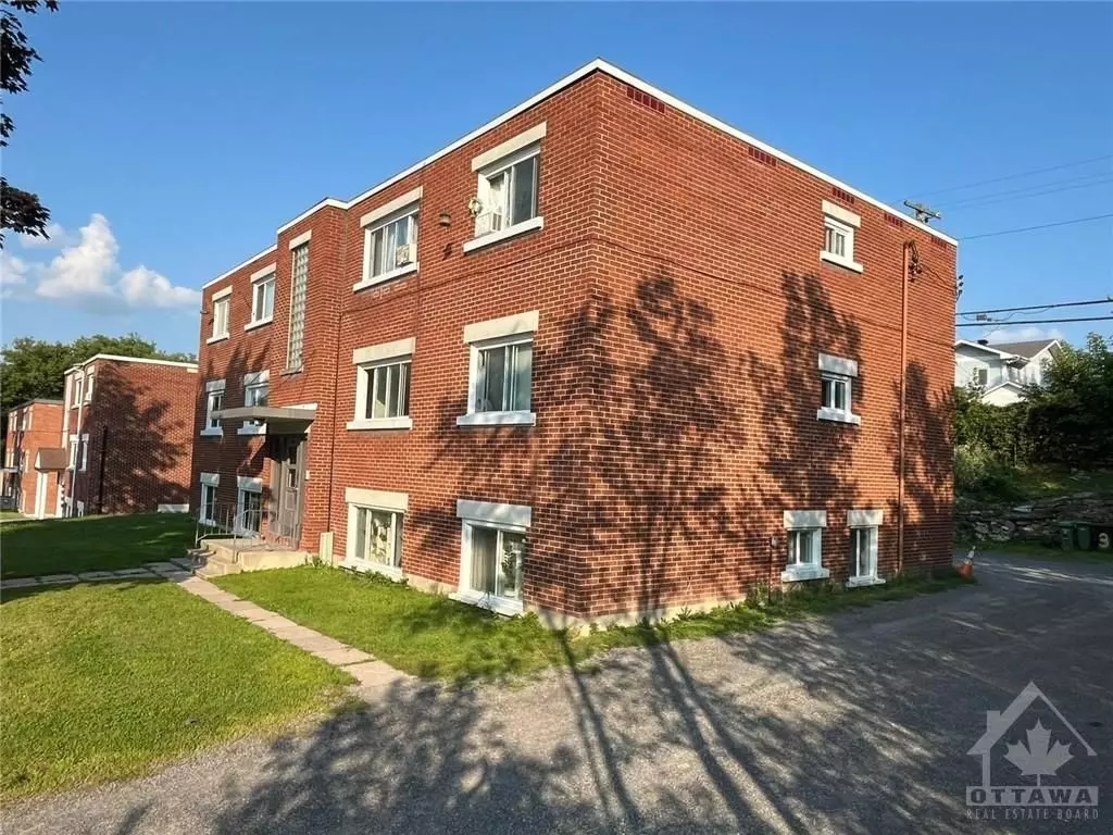 Carlington - Central Park, ON K1Z 8C6,1314 EMPEROR AVE