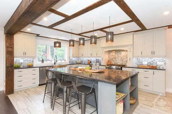 Ottawa, ON K0A 1B0,8215 FERNBANK RD