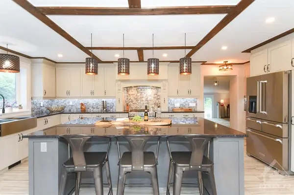 Ottawa, ON K0A 1B0,8215 FERNBANK RD