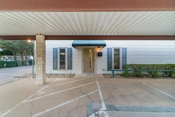 Granbury, TX 76048,510 W Pearl Street