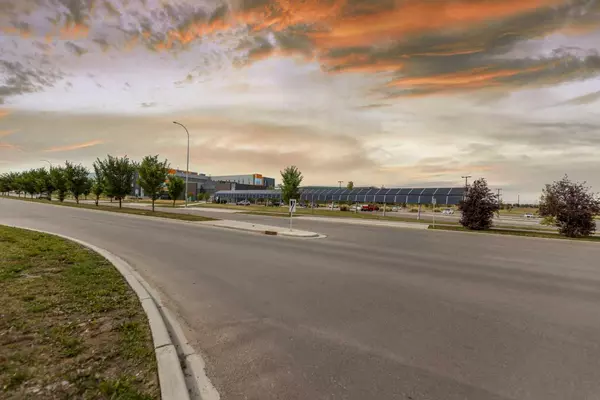 Calgary, AB T3M 3T9,19645 48 ST SE