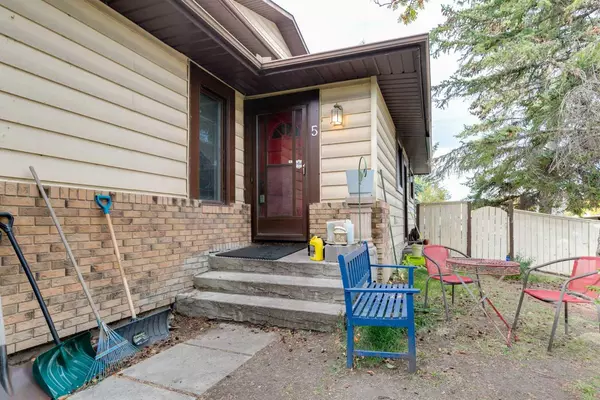 Calgary, AB T2X 2M5,5 Sunhaven Link Southeast