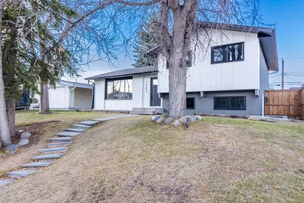 Calgary, AB t2k 4k3,7447 huntertown CRES Northwest