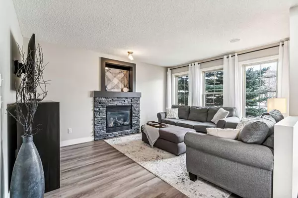 Calgary, AB T3K 6J7,17 Covebrook Close NE