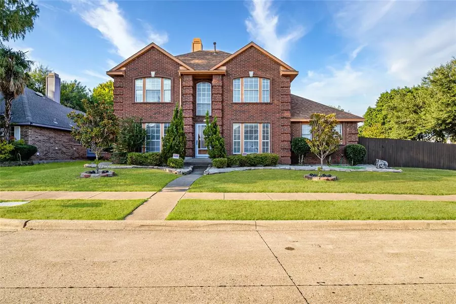 2702 Crosslands Drive, Garland, TX 75040