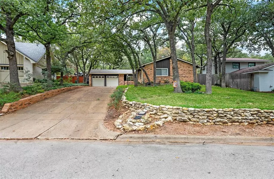 3511 Hampshire Drive, Arlington, TX 76013