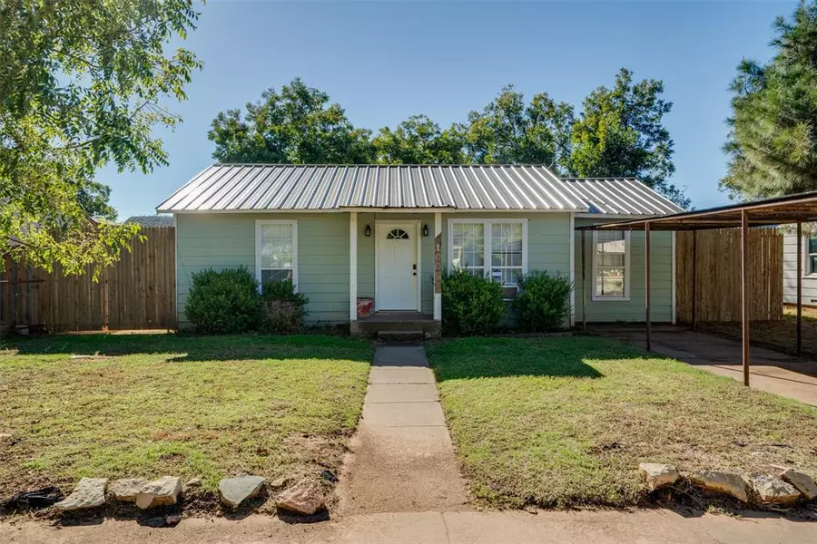 1005 SE SECOND Street, Knox City, TX 79529