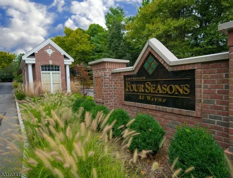 104 Four Seasons Dr #104, Wayne Twp., NJ 07470