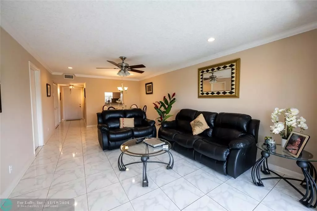 Sunrise, FL 33322,9350 Sunrise Lakes Blvd  #304