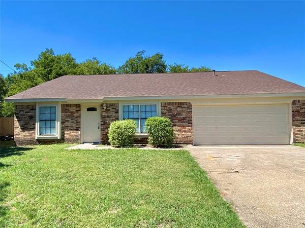 1001 Mapleview Drive, Arlington, TX 76018