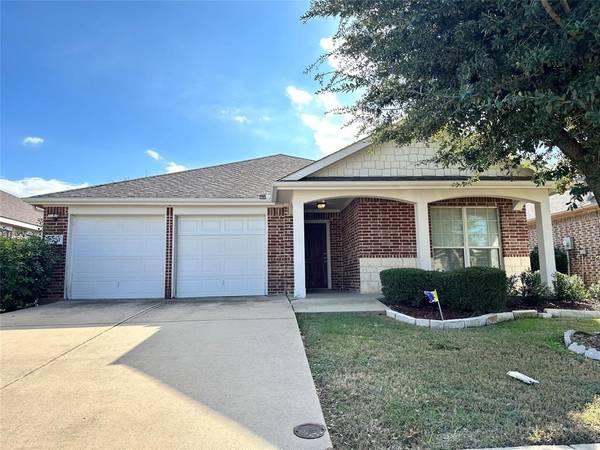 2751 Furlong Drive, Grand Prairie, TX 75051