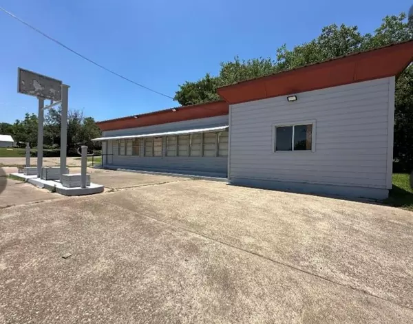 Comanche, TX 76442,703 N Austin Street