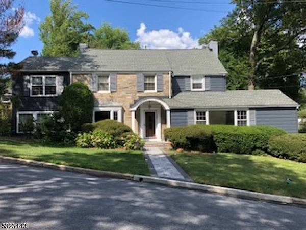 3 Crestwood Dr, Maplewood Twp., NJ 07040