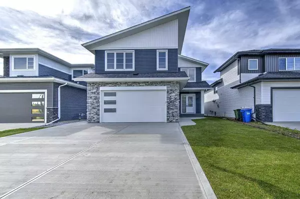 54 Lindman AVE, Red Deer, AB T4R 3L8