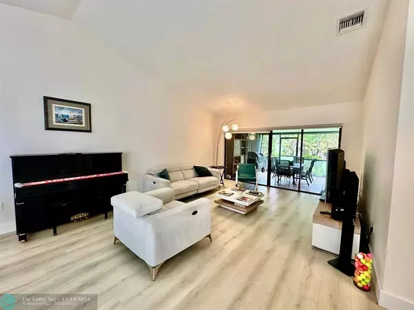 Weston, FL 33326,322 Fairway Cir