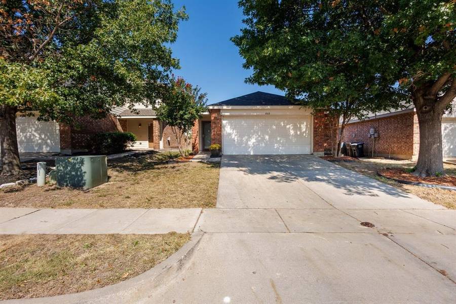 4868 Waterford Drive, Fort Worth, TX 76179