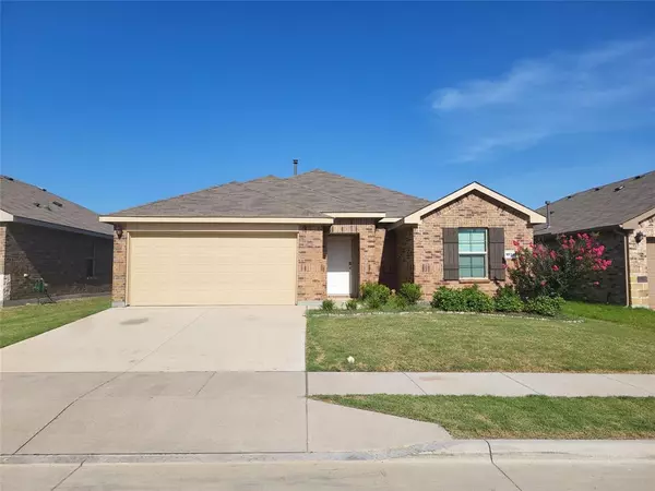 10346 Fort Belknap Trail,  Crowley,  TX 76036