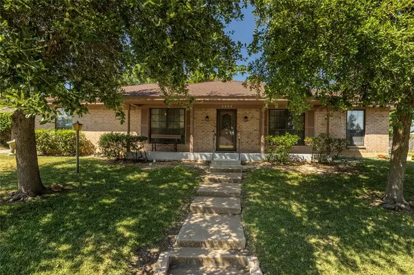 Fort Worth, TX 76133,6804 Winchester Court