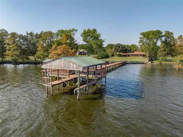 Shreveport, LA 71107,5325 Lake Island Lane