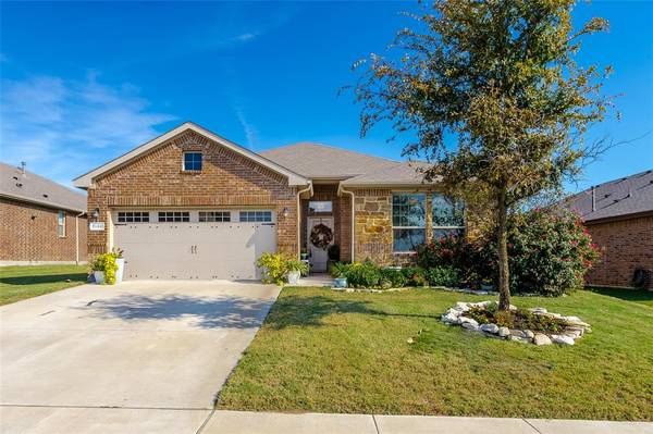 2602 Sunburst Drive, Glenn Heights, TX 75154