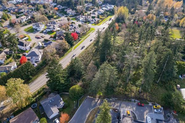 Saanich, BC V8Z 2V3,0 Helmcken Rd