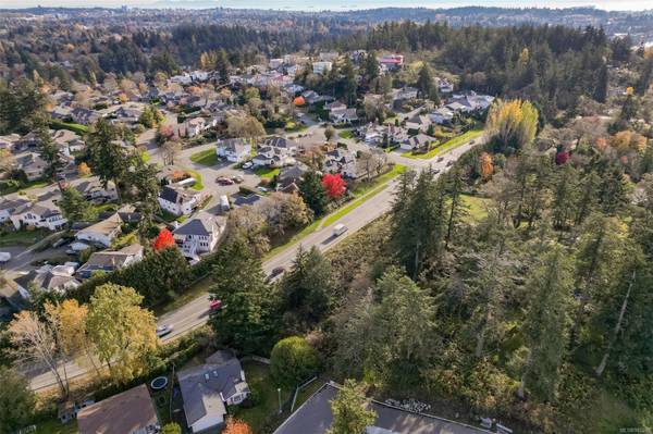 Saanich, BC V8Z 2V3,0 Helmcken Rd