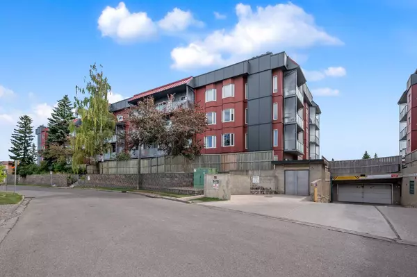 Calgary, AB T2K 5X1,335 Garry CRES Northeast #213