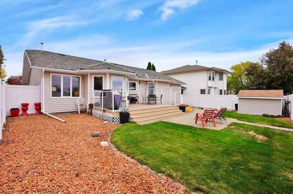 Red Deer, AB T4R 2E9,18 Denison CRES