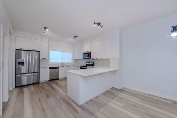 Calgary, AB T2X 4T5,73 Legacy Glen PL Southeast