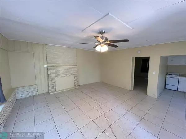 Hallandale Beach, FL 33009,224 SE 9th Ct  #1