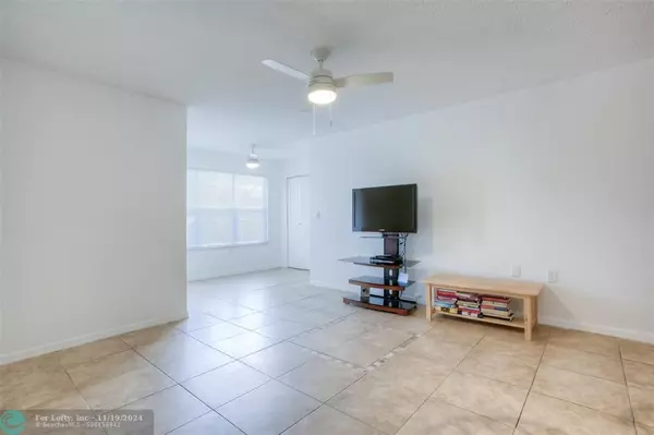 Plantation, FL 33325,663 Vista Isles Dr  #1714