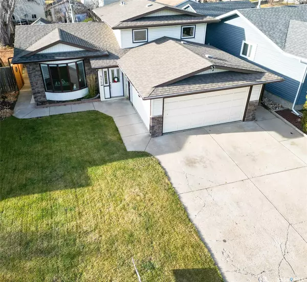 415 Sherry CRESCENT, Saskatoon, SK S7M 5R9