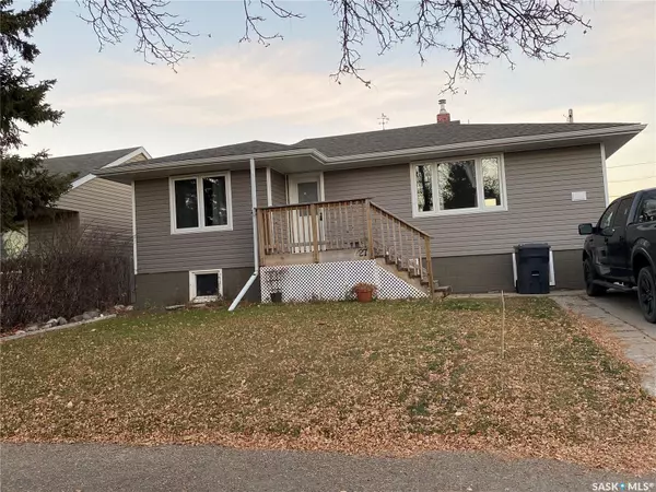 27 Irwin AVENUE, Yorkton, SK S3N 2E4