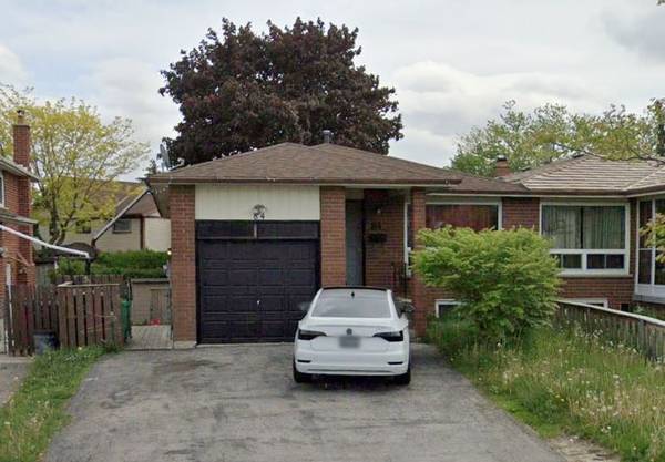 84 Madison ST, Brampton, ON L6S 3C5