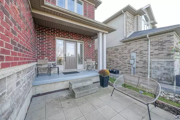 Kitchener, ON N2R 0B2,716 Robert Ferrie DR