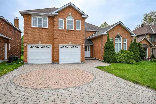 38 KNUDSON DR, Kanata, ON K2K 2L6