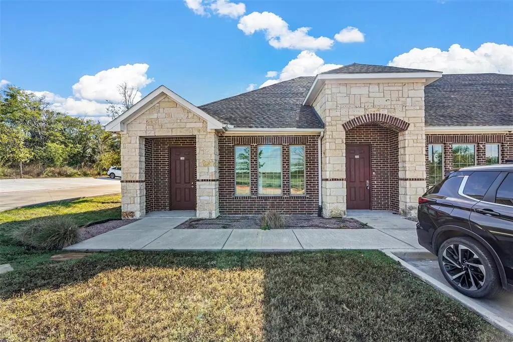 Rowlett, TX 75089,8212 Liberty Grove Road #100-200