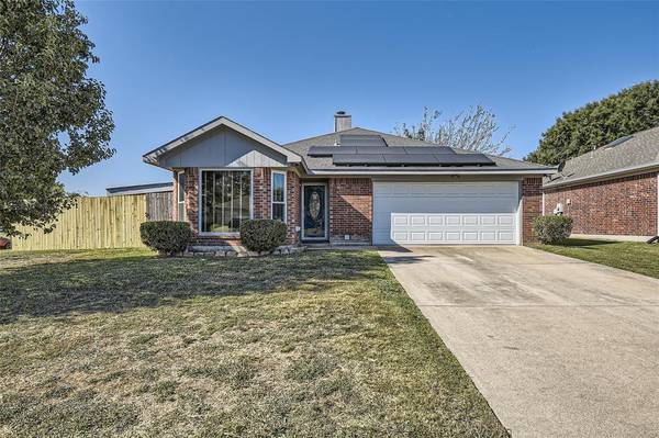 1008 Miles Avenue, Burleson, TX 76028