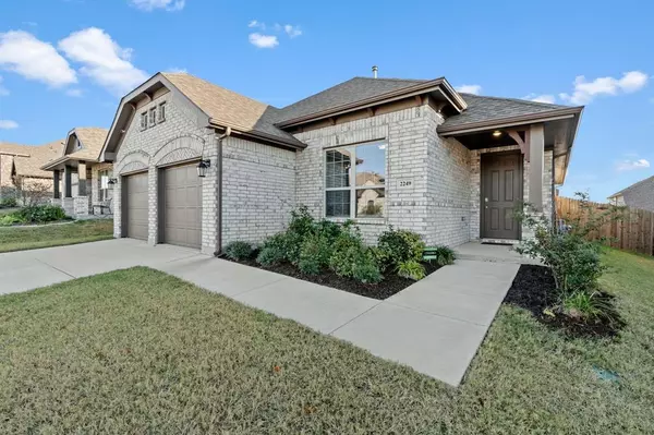 2249 Burning Bush Lane, Waxahachie, TX 75167