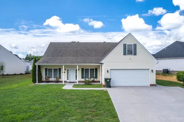 1076 New Market Loop, Forest, VA 24551