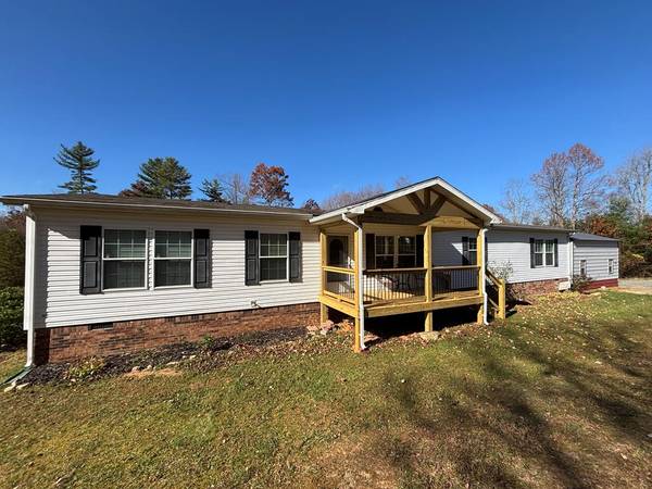 1440 Marthas Knob Rd, Galax, VA 24333